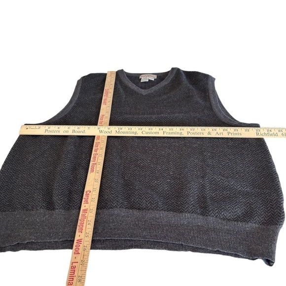 Vintage Eddie Bauer 100% Merino Wool Gray Herringbone Sweater Vest Mens Large - Picture 4 of 8